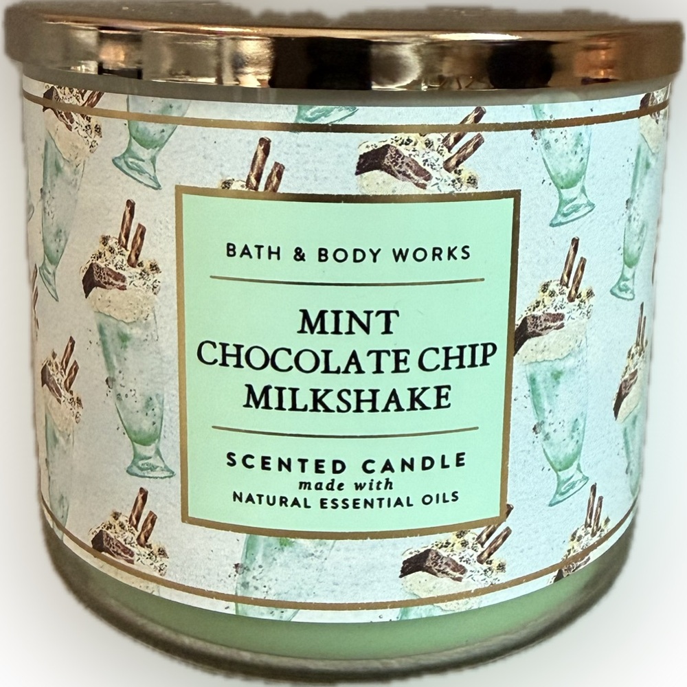 BATH AND BODY WORKS Mint Chocolate Chip Milkshake 3-Wick Candle - Picture 3 of 6